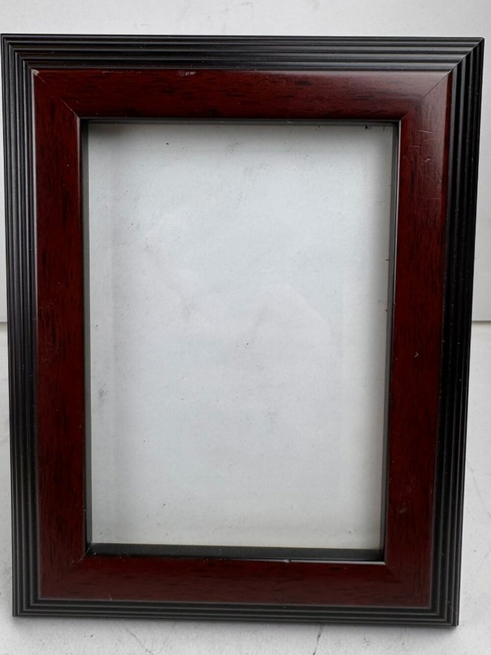 Old Town Designer Series Photo Frame 5"x7" Cherry Wood Grain Black Border Easel